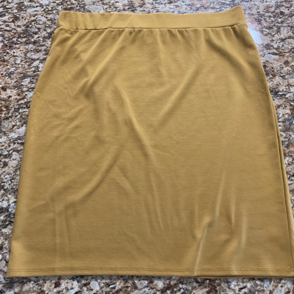 Mustard yellow Pencil skirt